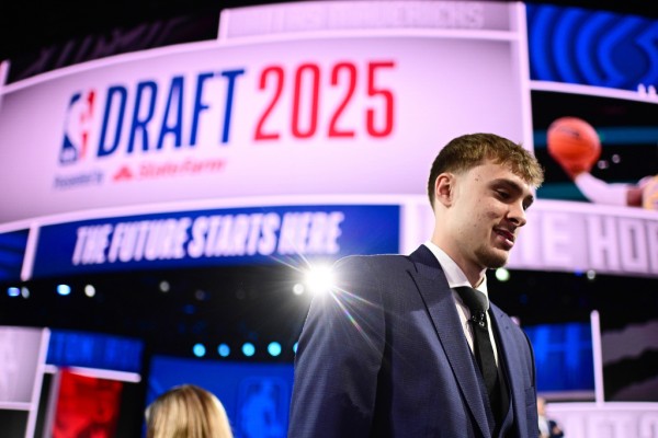 当选状元!美国小镇青年弗拉格,想给NBA一些震撼