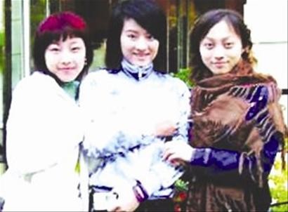 赵婷婷(中)是王励勤最爱？