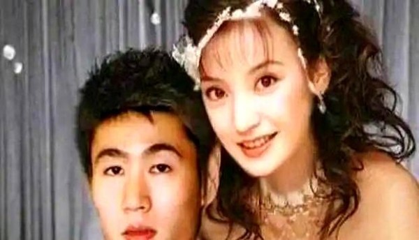 奥运冠军情史曝光!王励勤赵薇20年秘恋细节,父母反对成遗憾