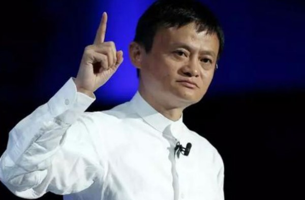 明星与警察合照,马云黄渤像被捕一样,王菲气势全无,成龙最淡定