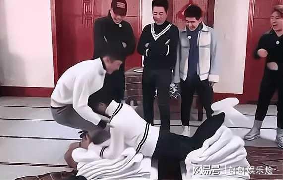 盘点6位明星的尴尬瞬间:隔着屏幕都替他们捏把冷汗…