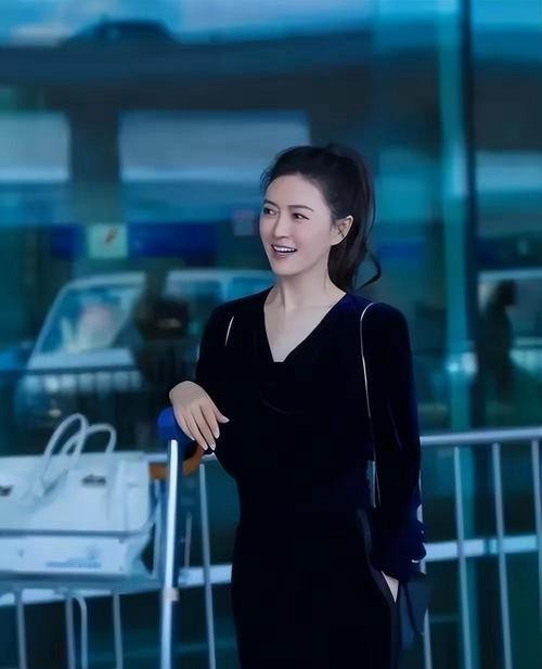 田海蓉因一顿饭意外走红,旧情往事再被热议