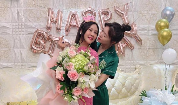 娱乐圈最感人姐妹花!妹妹为姐退圈养娃,今成资本女大佬惊艳众人