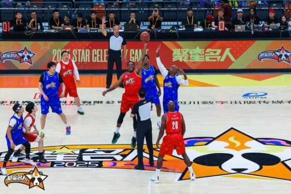 吴尊亮相成都参加2025聚星名人赛,谈篮球情怀与四川情结