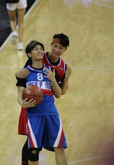 炎亚纶吴尊合体互动超有爱,和汪东城仍矛盾难解,曾直言不是朋友