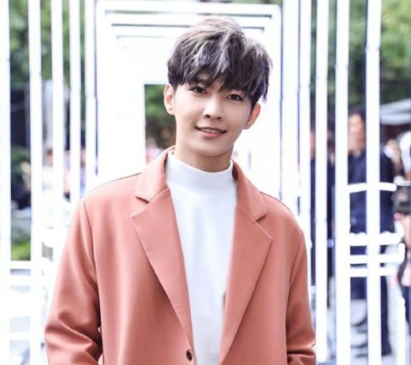 炎亚纶谈吴尊退出飞轮海原因,回应不是朋友言论,称永远是好兄弟