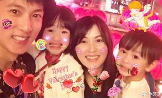 吴尊打篮球意外受伤,妻子的反应获赞,网友:难怪被吴尊宠了24年