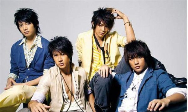 吴尊炎亚纶篮球比赛再合体,兄弟感情依旧未变,互动有爱