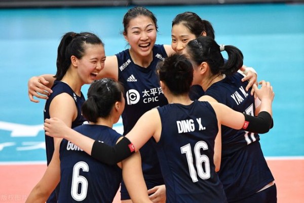 中国女排启程意大利!世联赛首个对手阵容陌生,一大赛27年没赢过