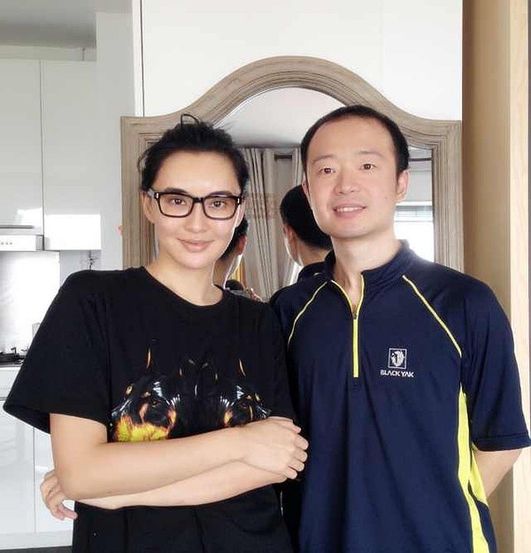 明星莫小棋与催眠师聂腾的合影