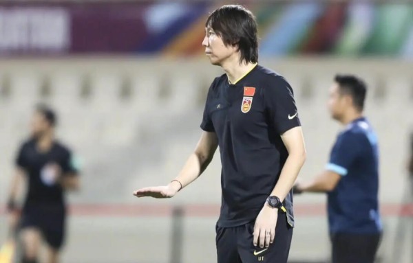 李铁与经纪公司“深度合作”引质疑