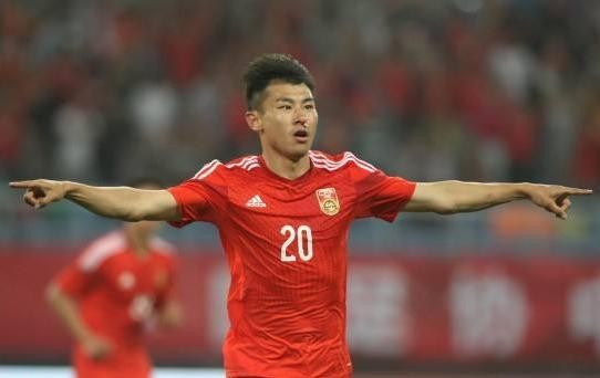 无球可踢的于汉超,还能入选国足吗?某企业曝出他与李铁关系斐然