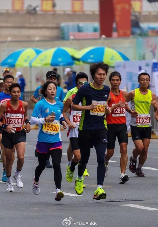 足球明星的马拉松:李铁半马140 劳尔全马326