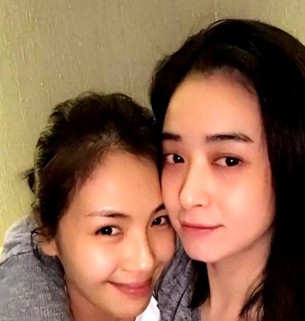 刘涛蒋欣旧绯闻被重提,同场状态差太大!到底谁应该避嫌