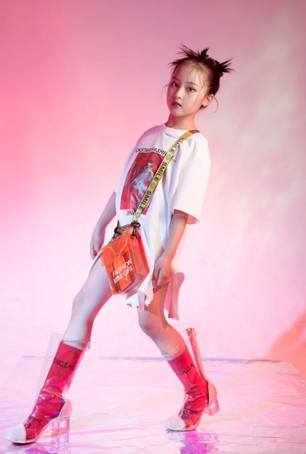 有种长大叫《少年时代》,看了张婉儿现在穿高跟鞋的样子,这也太潮了吧