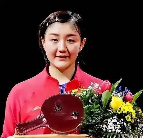 31岁冠军惊爆转型!表兄妹联手?陈梦签约黄晓明公司背后暗藏玄机