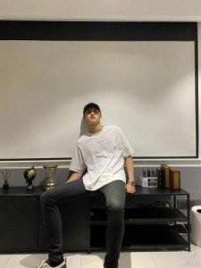 ​刘特，创造营2019选手，其个人资料中显示他的年龄身高等信息