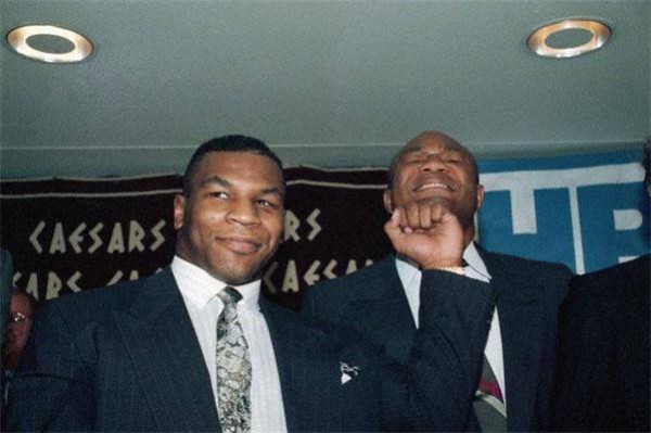 梅威瑟和泰森有矛盾?他们的关系其实很好,早年曾一起训练