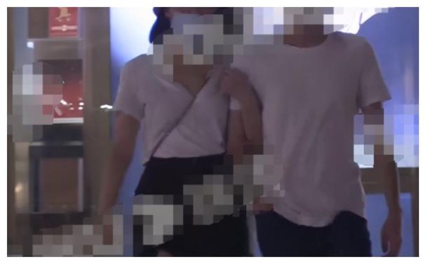 黄龄恋情疑曝光，但男友看着不像是许嵩！