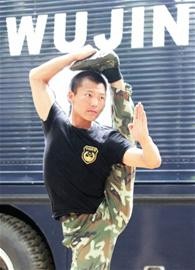 功夫武警身怀少林童子功绝技 可单挑6壮汉