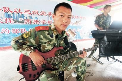 功夫武警身怀少林童子功绝技 可单挑6壮汉