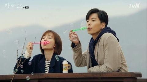 男星被96岁爷爷控诉骗走房产，还联合小9岁女友将其赶出家门！