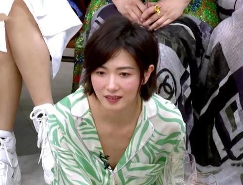 《乘风破浪》隐藏最深的一对好友,万茜和李斯丹妮,性格成就友情