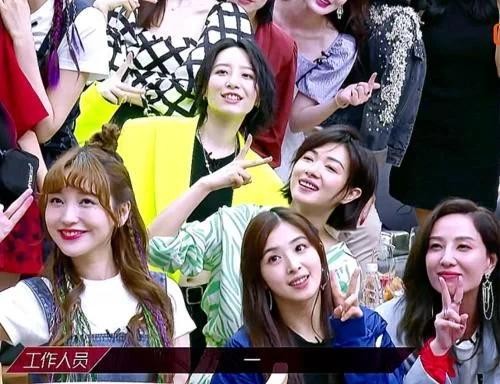 《乘风破浪》隐藏最深的一对好友,万茜和李斯丹妮,性格成就友情