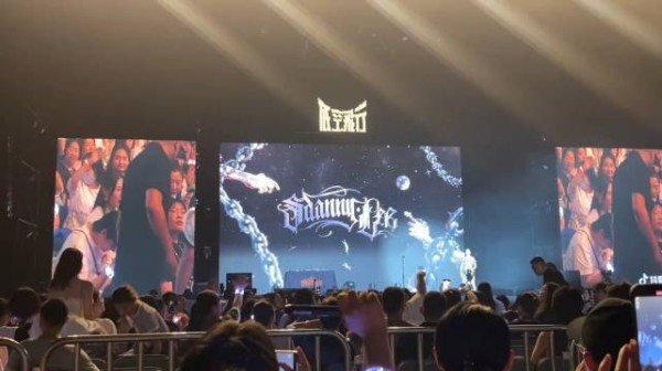 沈梦辰与李斯丹妮,因《大碗宽面》结缘于浪姐舞台