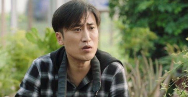 入股宾利投资吴京,拿金条当盆栽!赵本山的徒弟吴云飞究竟多有钱