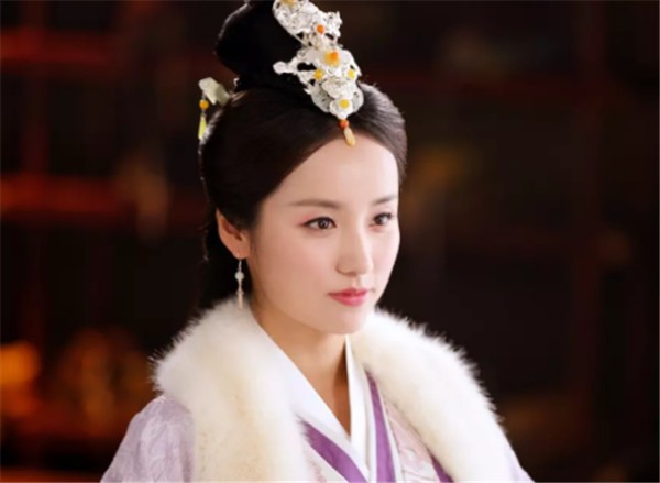 20岁出道,她和唐嫣的关系比杨幂更好,丈夫竟是《三生三世》的他