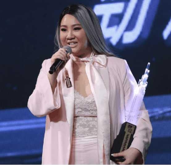 明星胖了变成什么样了?而这一位表示自己胖的很自信!