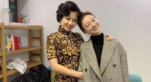 吴谨言不理演技差事件,开心晒午餐自拍照,郭晓东4个字评论被赞