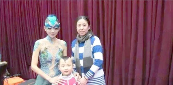 邓鸣贺:童星的璀璨与“童星经济”的深思