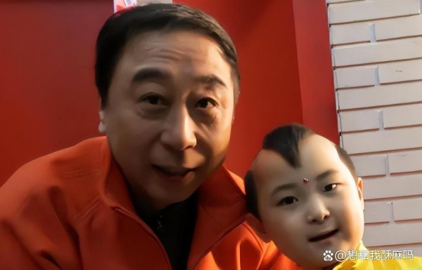 福娃邓鸣贺:6岁参加春晚8岁却意外去世,为何被说是父母的摇钱树