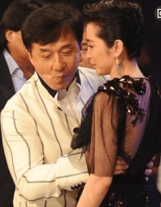 成龙自爆和数百名女星有染, 称: 男人都会犯错, 很黑!