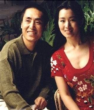 巩俐第一任男友是张艺谋吗？张艺谋看巩俐眼神不一般两人为何分手