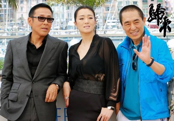 巩俐第一任男友是张艺谋吗？张艺谋看巩俐眼神不一般两人为何分手