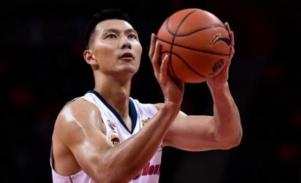 曾被广泛议论的易建联追求刘亦菲是怎么回事?