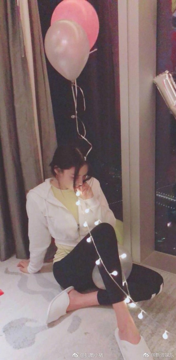 张继科景甜公开后, 张馨予也有新恋情? 晒男友视角庆生: 很幸福!