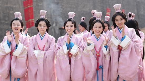 同样古装不同人,蒋依依关晓彤张雪迎谁才是最美童星