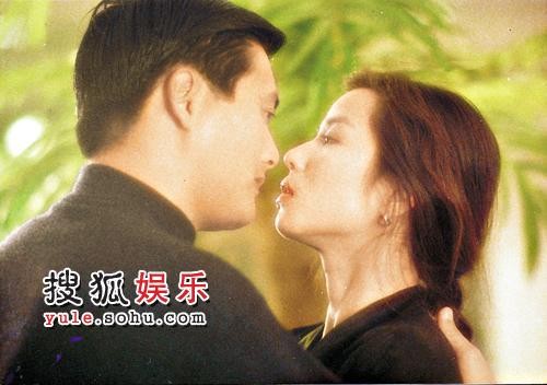 钟楚红与周润发是登对的荧幕情人。