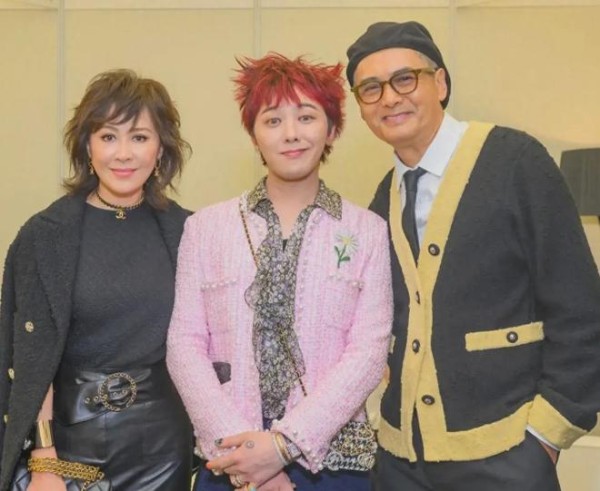 刘嘉玲晒权志龙周润发合影,GD依旧帅气十足,发哥感慨10年没见了