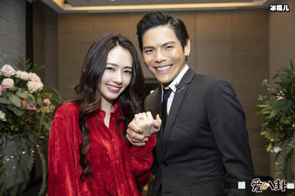 向佐郭碧婷有情人终成眷属举行婚礼