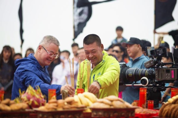 梦都影业董事长王化与浙江优盛影视文化有限公司董事长侯传杲