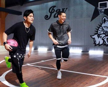 娱乐圈篮球水平谁最强？周董曾和科比单挑，蒋劲夫扣篮轻轻松松