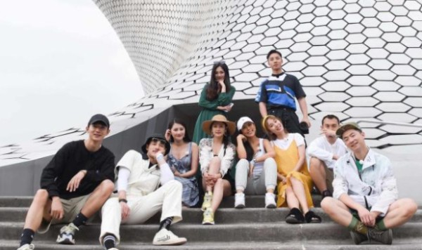 旅行主题真人秀扎堆，明星加素人，《各位游客请注意》刷新话题