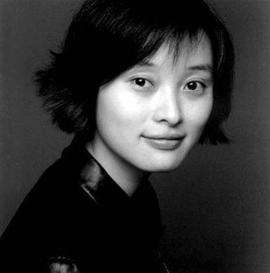 女演员吴越恋爱史 称自己定位不是陈建斌的前女友