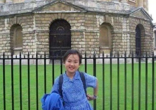 为什么姚安娜不姓任，为什么姚安娜不跟随父姓,本文共（3090字）