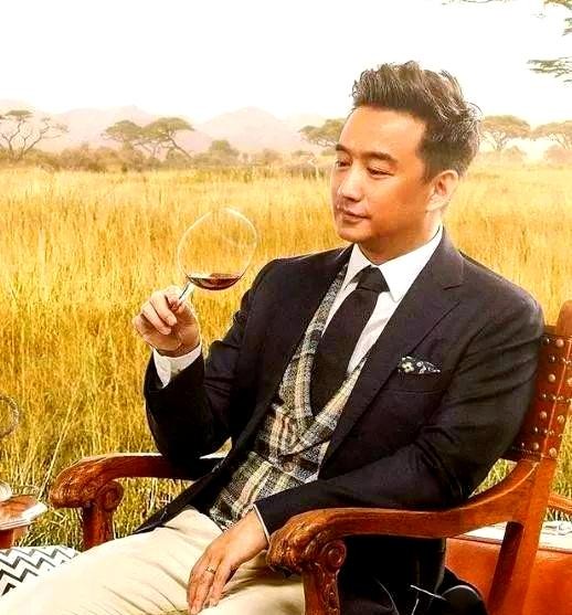 明星教师的多重身份：娱乐圈与教育界的交响曲